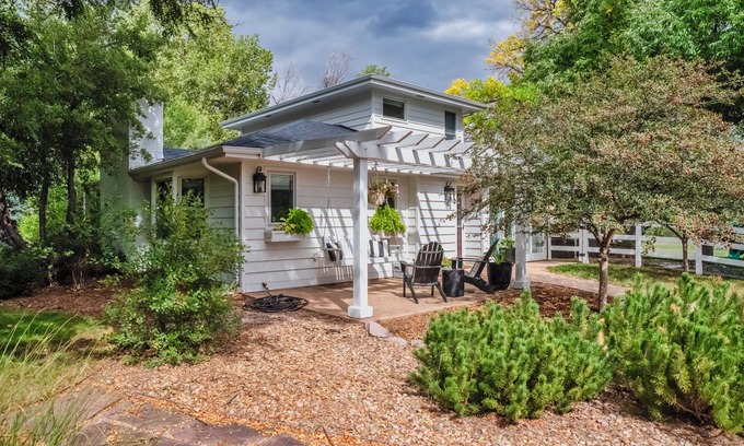 Boulder Casa | Peaceful Retreat Near Downtown Boulder – 1 Acre of Fun & Relaxation