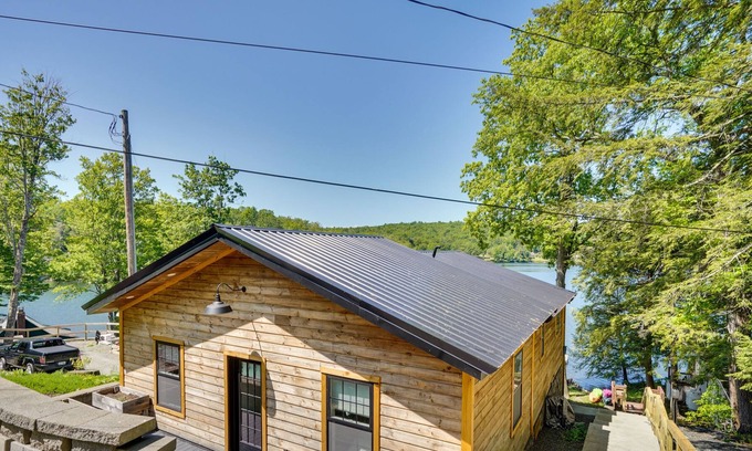 Averill Park Casa | Peaceful Retreat on Burden Lake w/ Deck & Kayaks!