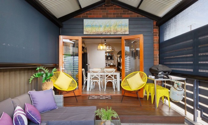 Semaphore Apartamento | Peaceful Retreat Steps from Semaphore Beach