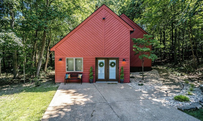 Massanutten Casa | Peaceful retreat with creek and wildlife spotting!