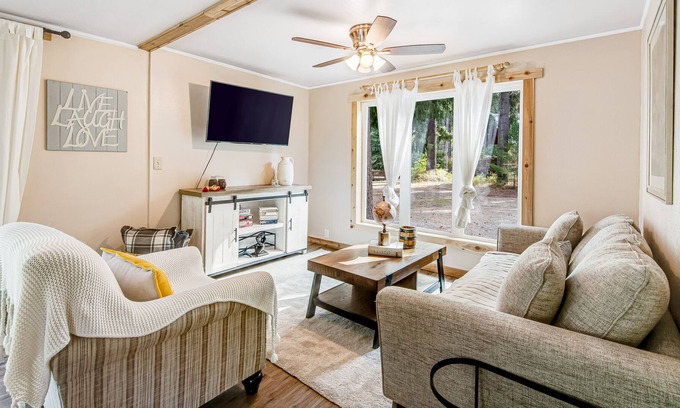 Easton Cabina | Peaceful, Riverfront, Dog-friendly Home w/ Covered Deck & Outdoor Fire Place!