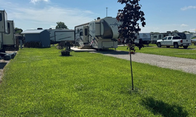 Moravia Casa | Peaceful Riverstone RV with AC near Moravia and Rathbun Lake.