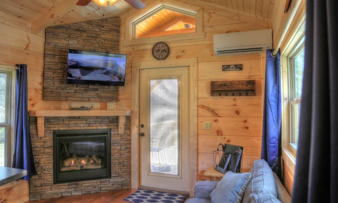 Topton Cabina | / Frank's Landing \ Una cabaña acogedora * pacífica * romántica cerca del lago Nantahala