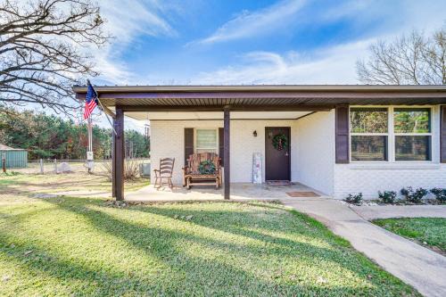 Lockesburg Casa | Peaceful Sanctuary - 1 Mi to Wildlife Refuge!