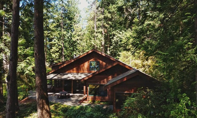 Lummi Island Casa | Peaceful Seaside-Woodland Escape