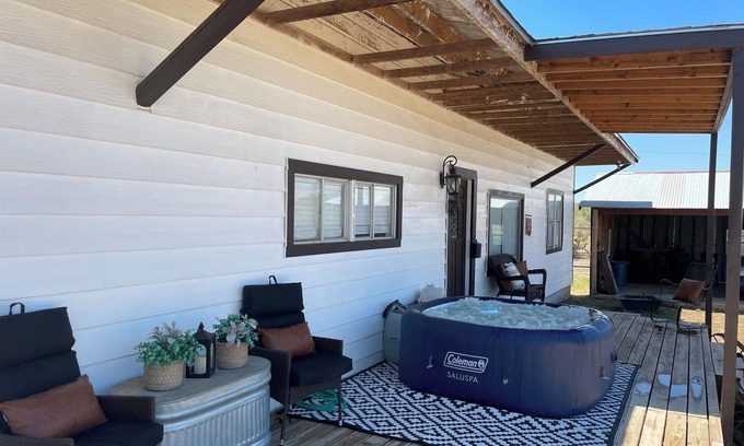 Yancey Otro | Peaceful & secluded 3 bed. On 24 acres. hot tub.