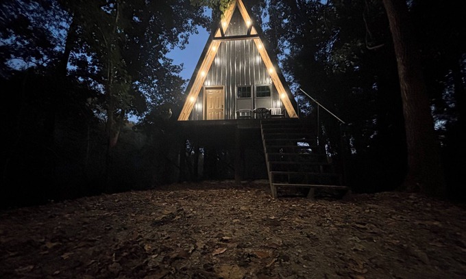 Miller City Cabina | Peaceful secluded cabin located near Horseshoe Lake