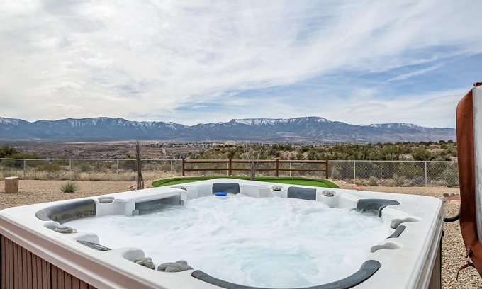 Cottonwood Casa | Peaceful Setting, Views, Spacious, Putting Green, Hot Tub, Near Hiking + Pet Friendly!