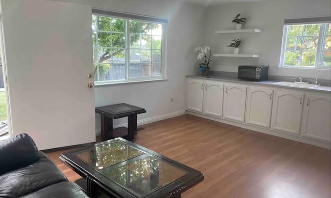 Weibel Casa | Peaceful single bedroom private suite