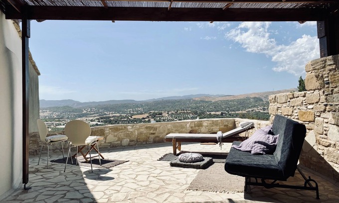Choirokoitia Casa | Peaceful Stone House Mtn Views 10 Min to Beach