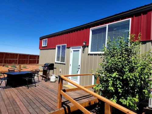 Apple Valley Casa | Peaceful Tiny Home with private deck-fire pit-bbq