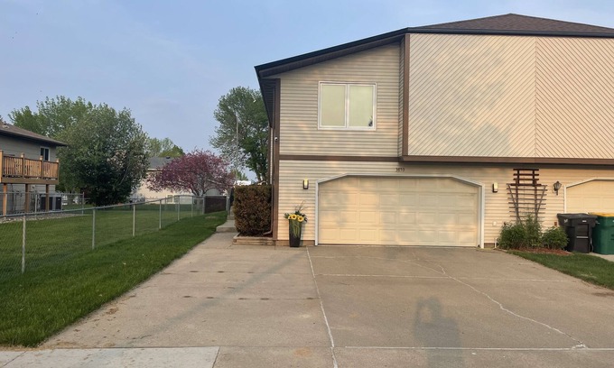 Bismarck Casa | Peaceful twin-home in desirable north Bismarck neighborhood!