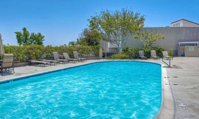 Serra Mesa Condominio | Peaceful upper unit condo w/ high ceilings and private balcony