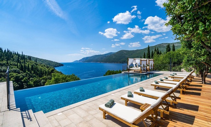 Molunat Villa | Peaceful Villa Palma infinity pool in Dubrovnik