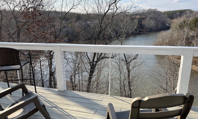 Wirtz Casa | Peaceful waterfront house with a view