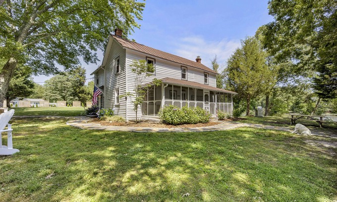 Compton Casa | Peaceful Waterfront Retreat for Bird Lovers- Close to DC