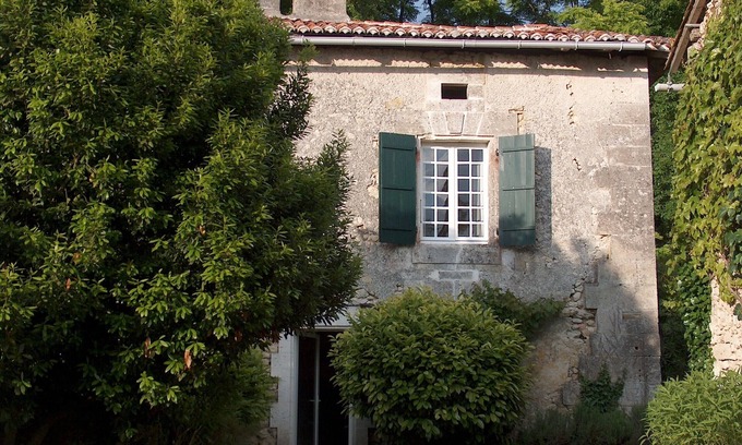 Verteillac Casa | Casa tranquila y tradicional en Verteillac