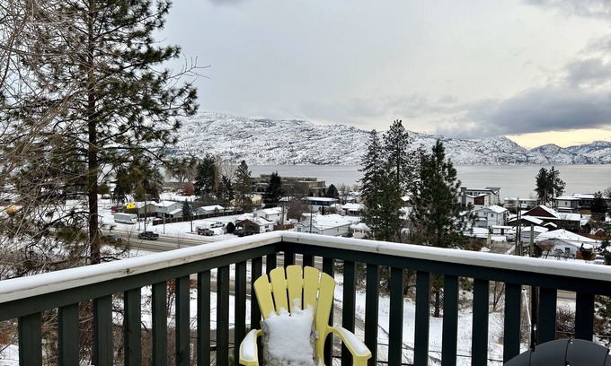 Central Okanagan Casa | Peachland Beach Retreat- minutes to everything. Bring your smile and curiosity!