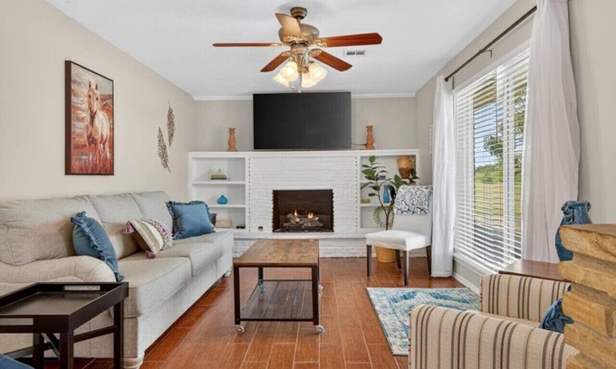Bartlesville Casa | Peachy Keen Accommodations