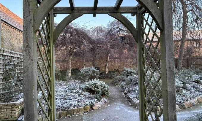 Ely Cama Y Desayuno | Peacocks Tearoom and Fine B&B