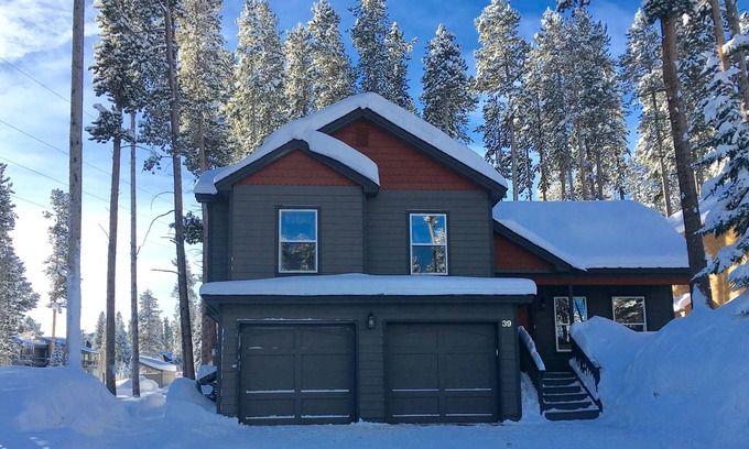 Boulder Ridge Casa | Peak 8 Convenience y bañera de hidromasaje privada