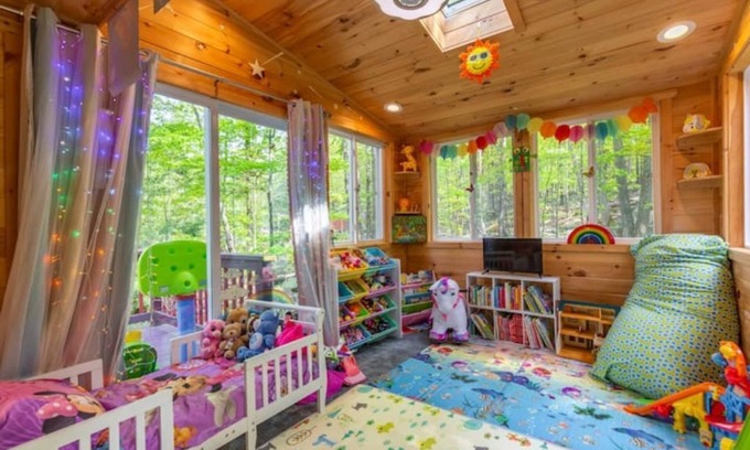 Hamlin Chalet De Esquí | PEAK Fall Foilage NOW: Streamside Chalet with Hot Tub 🔥Pivate Playground HIKE