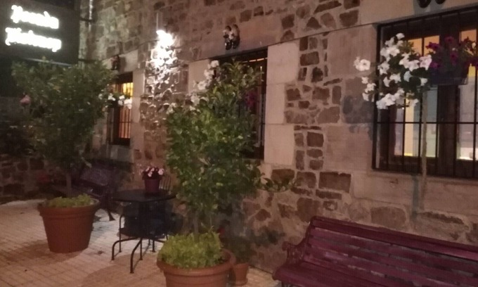 Vega de Liébana Apartamento | PICOS DE EUROPA.APARTAMENTO-DUPLEX.piscinas municipales en aldea a 500 metros.
