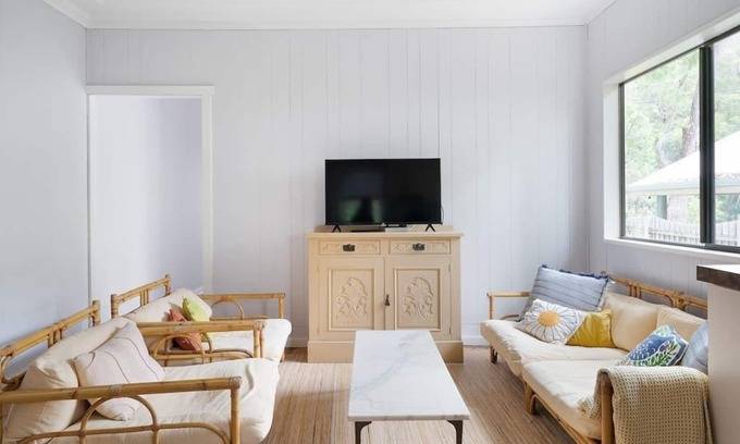 Pearl Beach Casa | Beach Shack Semi, 2 Minutes Walk to Beach - WATTLE
