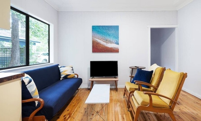 Pearl Beach Casa | Beach Shack Semi, 2 Minutes Walk to Beach - LILLY PILLY