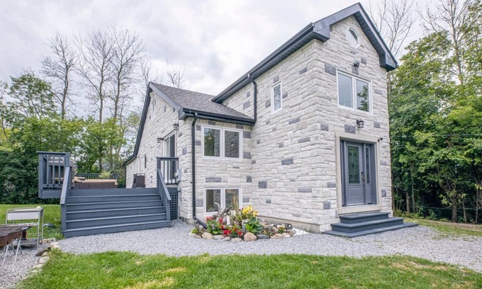 Georgina Casa | Pearl by Lake Simcoe