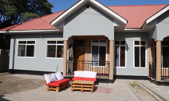 Dar es Salaam Cama Y Desayuno | PEARL LULU MODERN BNB Homestay