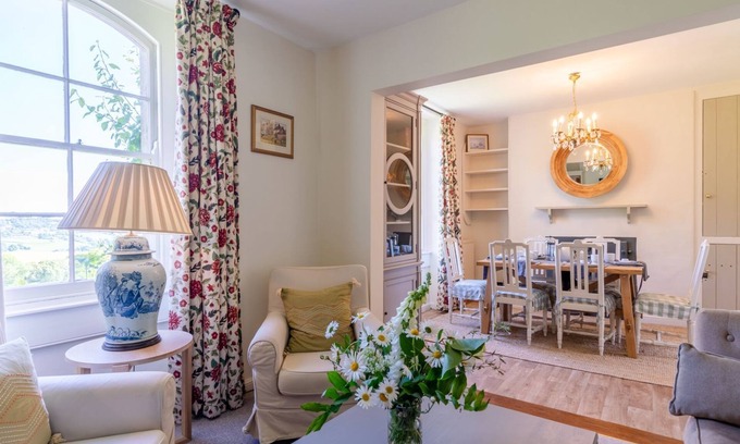 Biddestone Cabaña | Peartree Cottage, Euridge - Sleeps 6 guests in 3 bedrooms