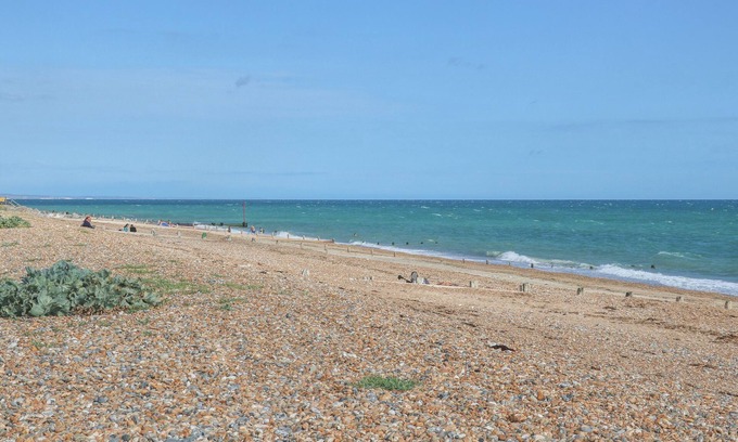 Worthing Cabaña | PEBBLE HOUSE, pet friendly, character holiday cottage in Worthing