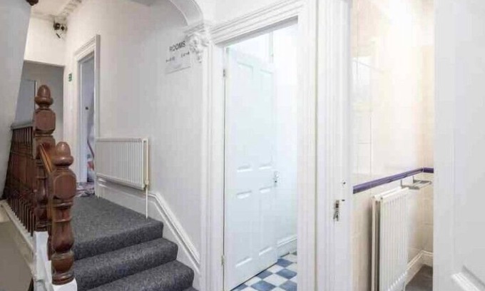 Southampton Casa | Pebbles Guest House Room 1