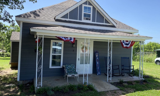 Wanette Casa | Pecan Hill Cottage