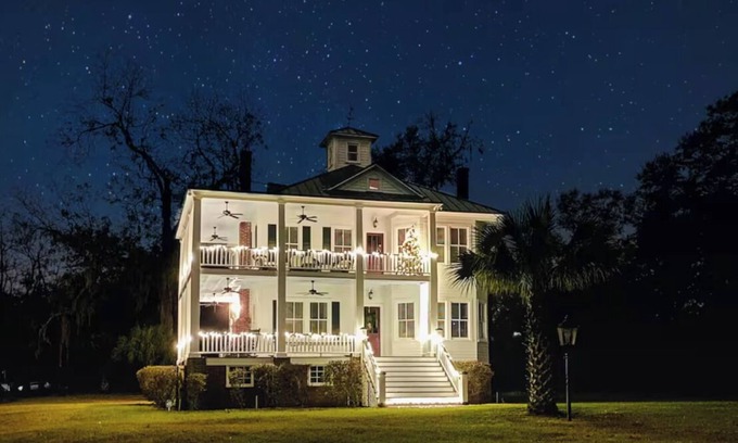 Beaufort Casa | Pecan Point - Sleeps 10 - Stunning Lowcountry home!