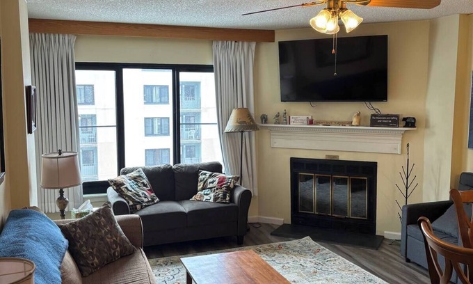 Snowshoe Condominio | Pedal & Powder Retreat @ Silver Creek! 2 Bedroom Ski In/Out, Night Skiing, Pool