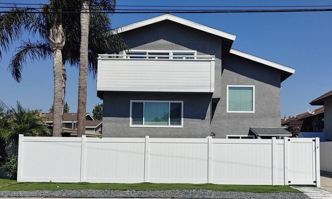 Westside Costa Mesa Casa | Peek-a-boo Ocean View 1.5 miles to the sand