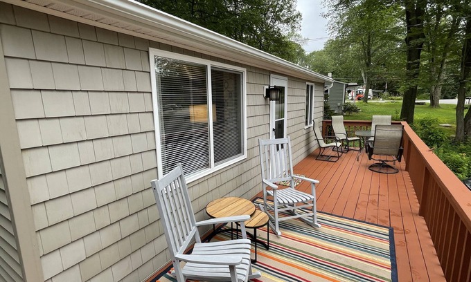 Lebanon Casa | Peek-A-Boo View, Amston Lake