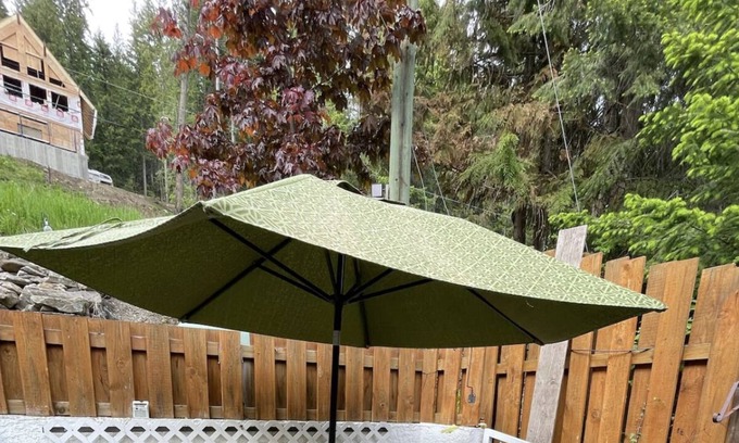 Anglemont Casa | Peekaboo Lake Views and Private Hot Tub