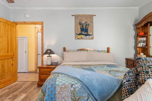 Denison Casa | Pegs Place