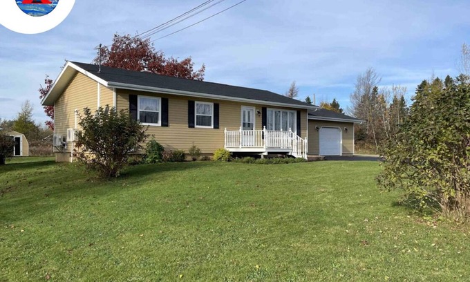 Wellington Casa | PEI Home (3 Bedroom, 4 Beds, Washer & Dryer, Air Conditioning, Fire Pit...)