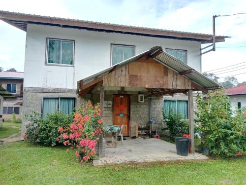 Mulu Casa | Pelemau Jrcc homestay
