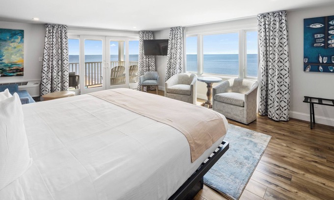 Dennis Port Hotel | Pelham House Resort