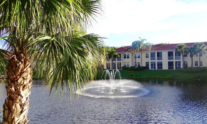 Pelican Bay Condominio | PELICAN BAY Club, orientación sur, cerca de la piscina / playa / compras / gimnasio