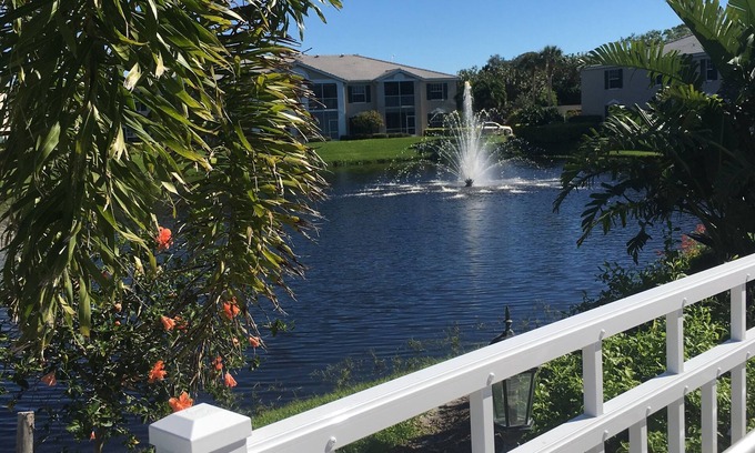 Pelican Bay Condominio | Pelican Bay Condominium, your home away from home!