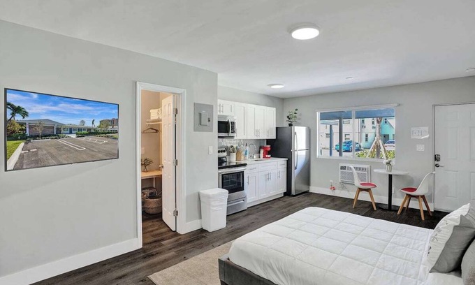 Pompano Beach Apartamento | Pelican by Stay Hospitality