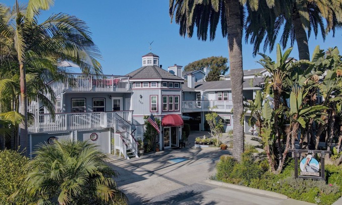 Carlsbad Hotel | Pelican Cove Inn
