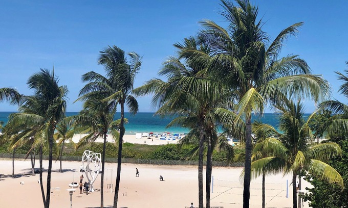 South Beach Hotel | Pelican Hotel