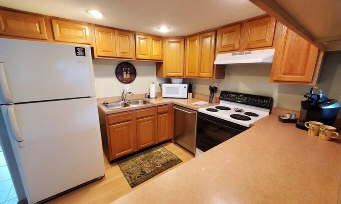 Crescent Beach Condominio | Pelican Inlet A206